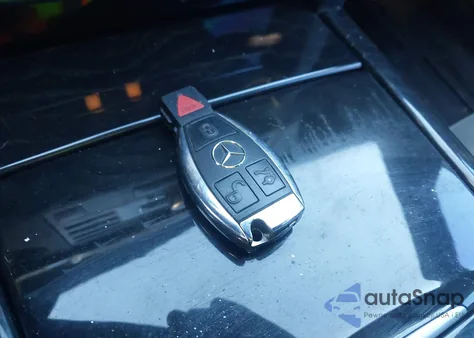 2010 Mercedes-Benz E 350 4Matic z USA, uszkodzony, nr VIN WDDHF8HB6AA188658